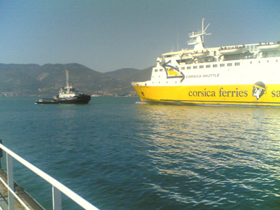 Traghetto della Corsica Ferries in arrivo